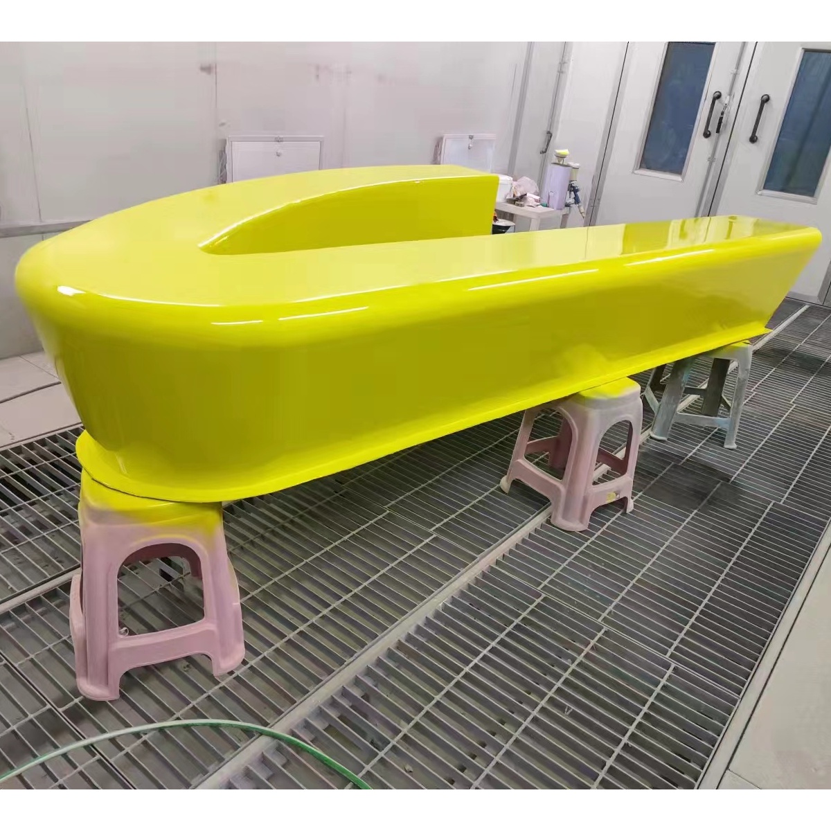 Arrow seat
